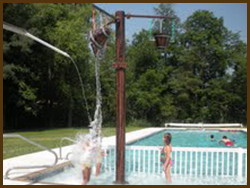 Pool-with-water-feature